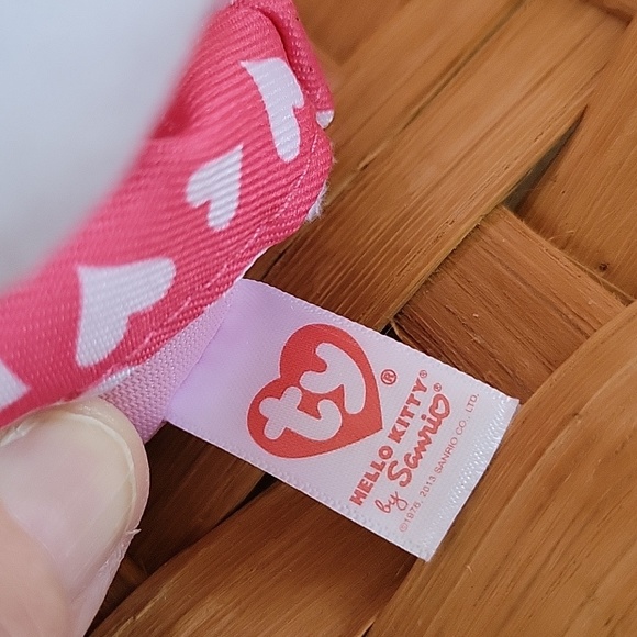 TY HELLO KITTY.     BY SANRIO❤️  BEANIE BABIES, VINTAGE 2013 - Picture 5 of 5